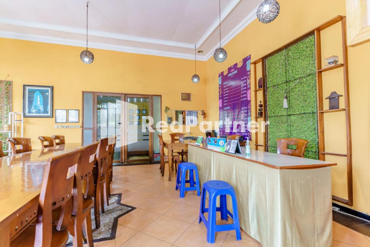 Nafisa Homestay Syariah Near Jatim Park 3 Batu Mitra RedDoorz - Housity