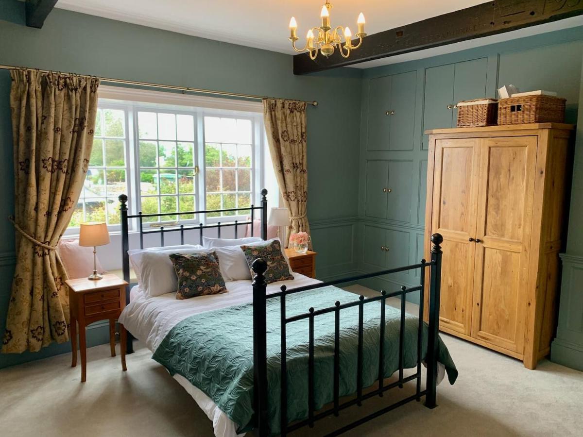 Beautiful Georgian Farmhouse near to beaches - Housity