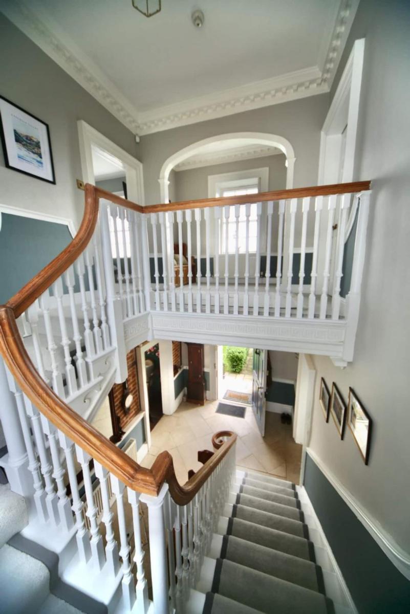 Beautiful Georgian Farmhouse near to beaches - Housity
