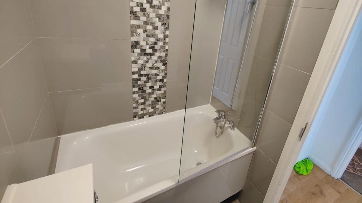Spacious 3 Bed Flat near Liverpool street, Spitalfields - Housity