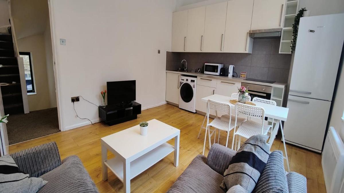Spacious 3 Bed Flat near Liverpool street, Spitalfields - Housity