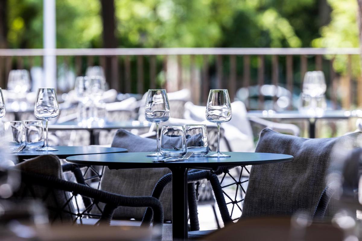 Restaurant ou autre lieu de restauration dans l'établissement Hôtel Spa Restaurant Villa Castellane