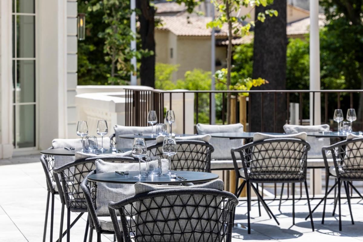 Restaurant ou autre lieu de restauration dans l'établissement Hôtel Spa Restaurant Villa Castellane