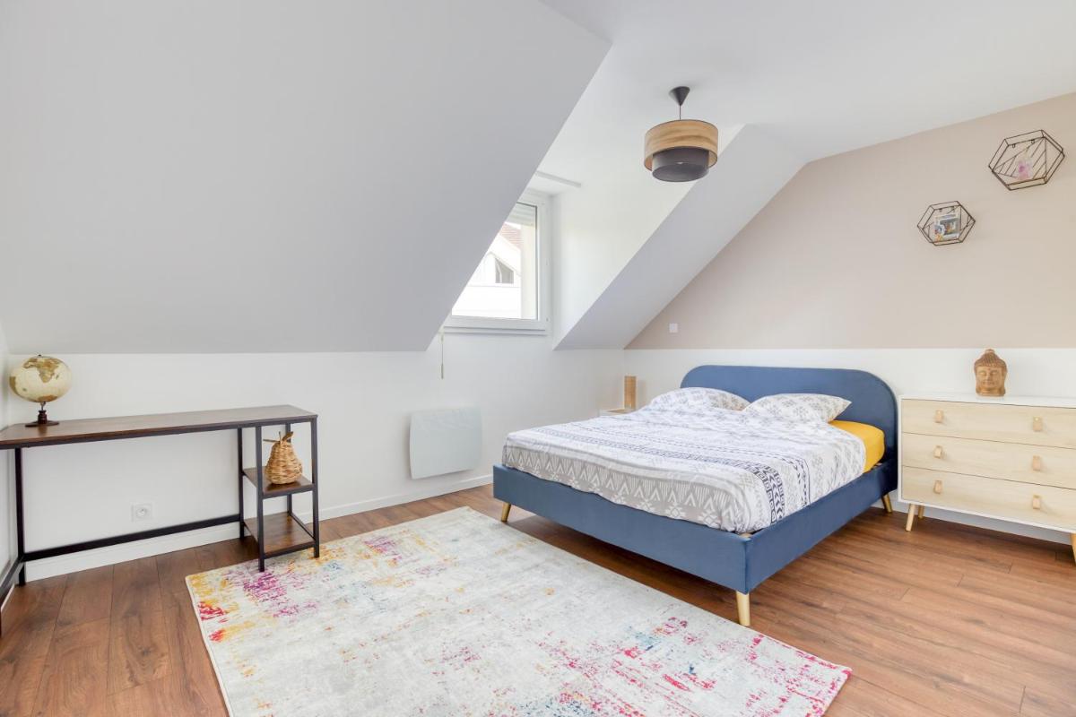 Cosy House - Disney & Paris - Near Train - Housity