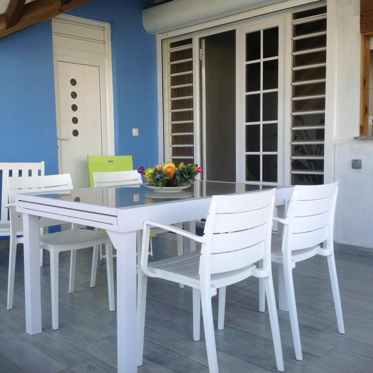F1 DE CHARME 67 m2 HAUT DE VILLA ENTRE MER ET MONTAGNE - Housity