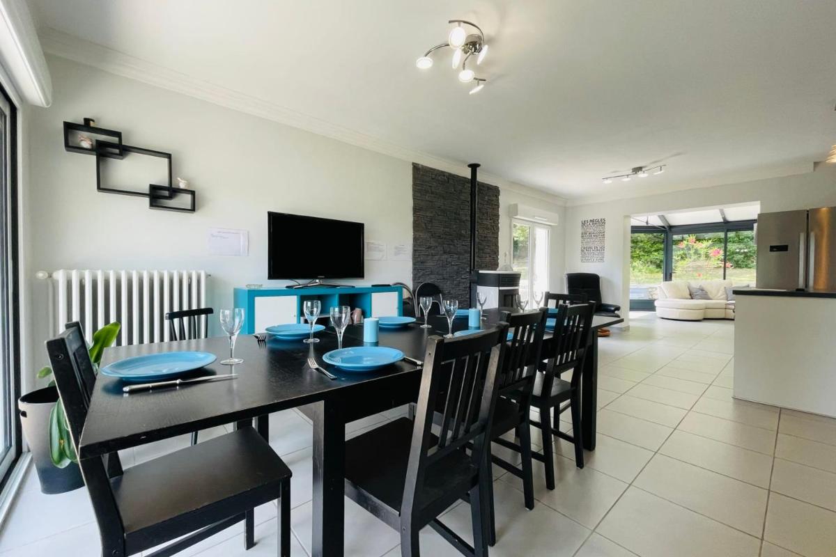 Suitetrails - Large house 800 meters from Tours in lush greenery