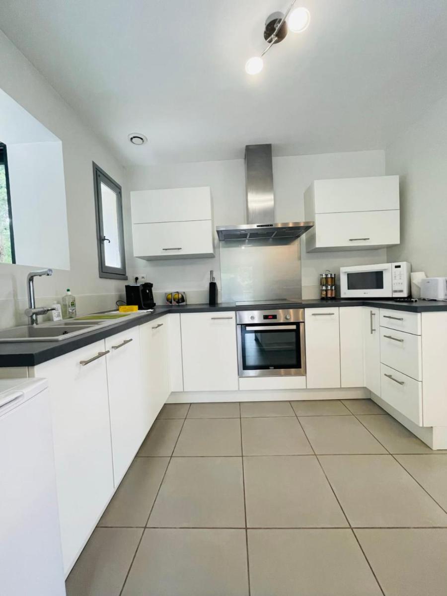 Suitetrails - Large house 800 meters from Tours in lush greenery