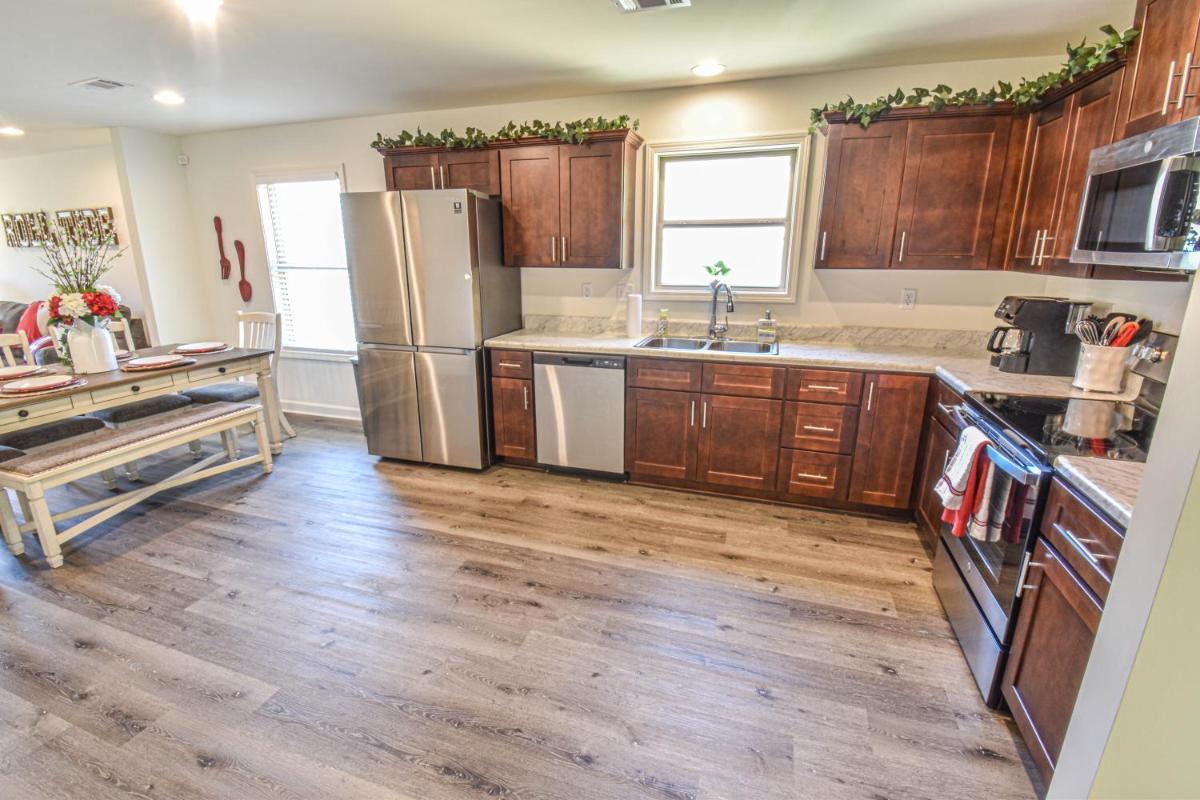 Charming & Comfy - Close to Stadium & Campus - Parents - Game Weekend - Housity
