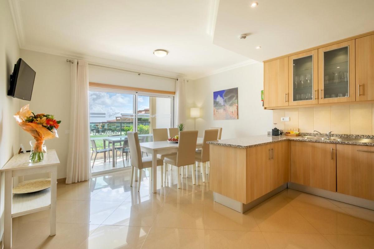A cozinha ou kitchenette de Boavista Golf & Spa - Bela Colina Holidays