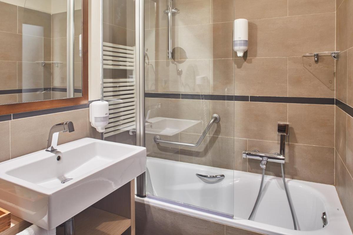 Un baño de Silken Ordesa