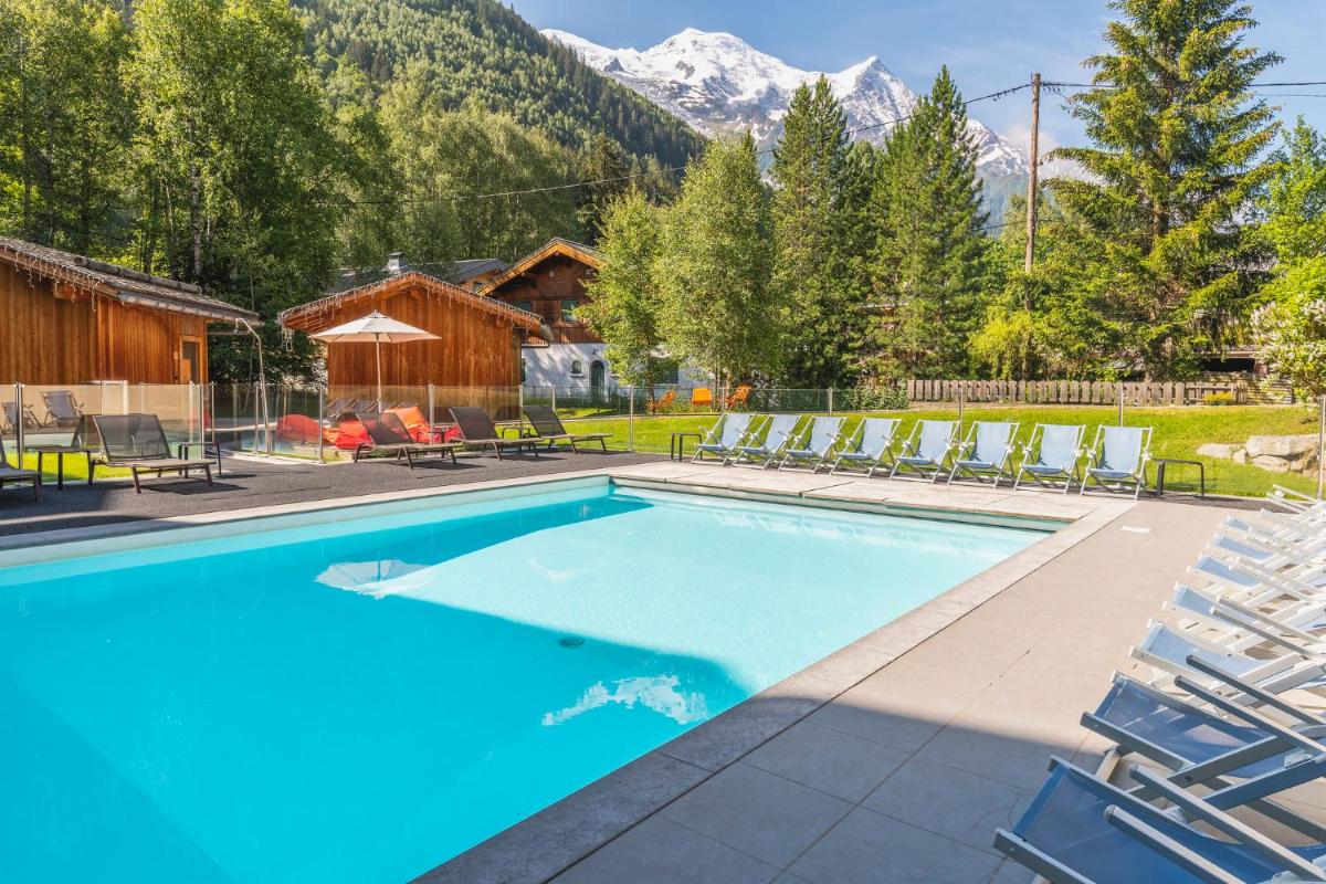Vue générale sur la montagne ou vue sur la montagne depuis l'hôtel
