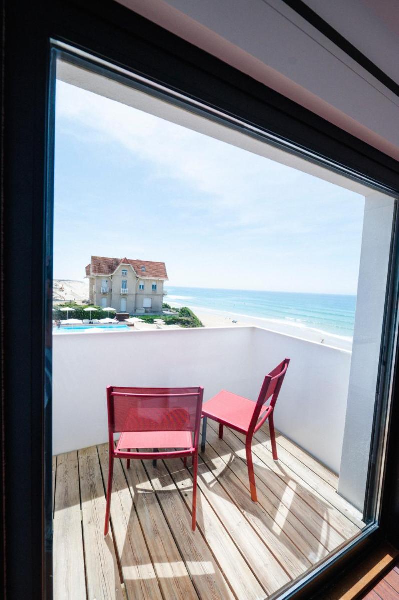 Vue générale sur la mer ou vue sur la mer prise depuis l'hôtel