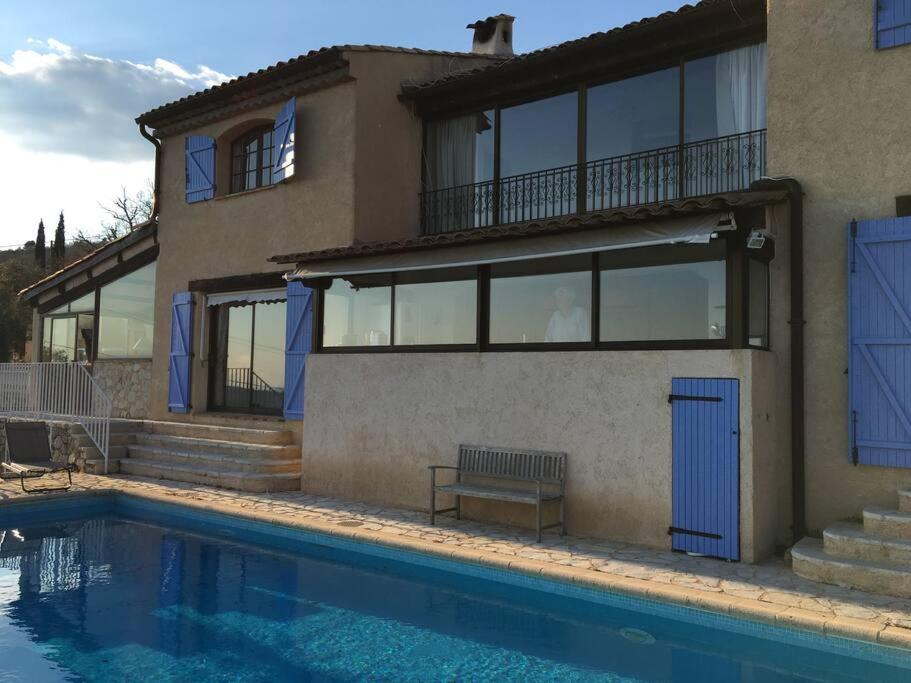 Spacious luxury villa with stunning views - Housity
