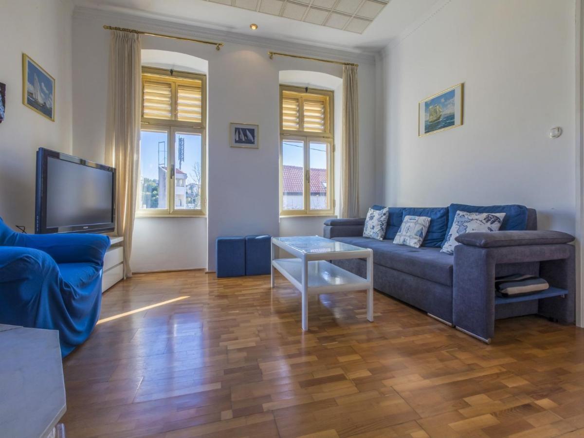 Apartment Piano - Housity