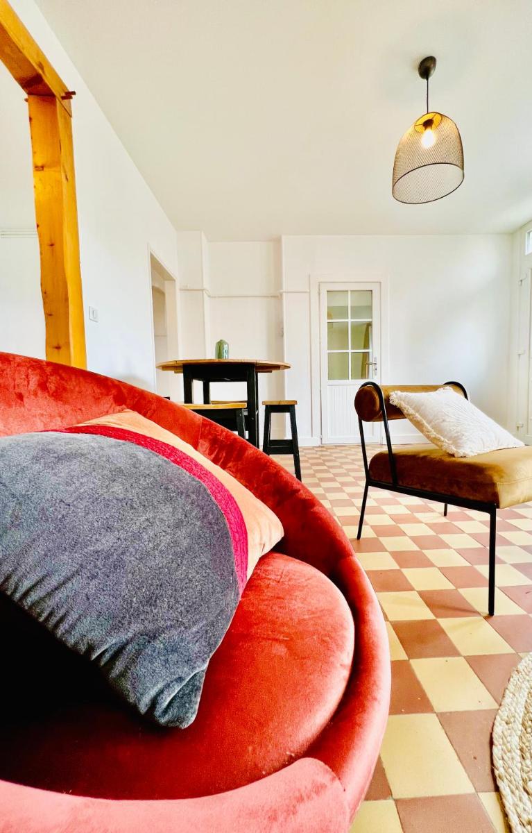 #TerraCota’s Retro House, Near Lac du Der ! - Housity