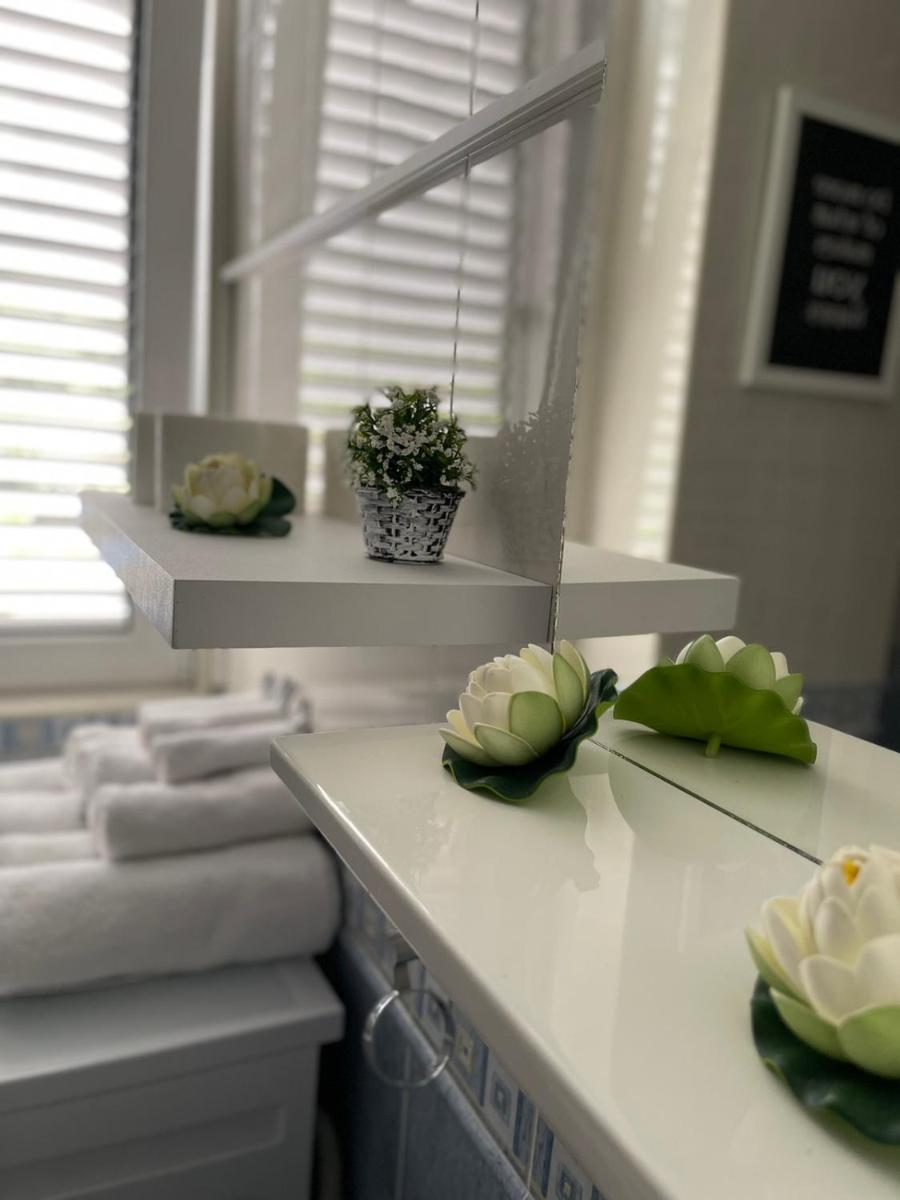 Alexa Apartment - Housity