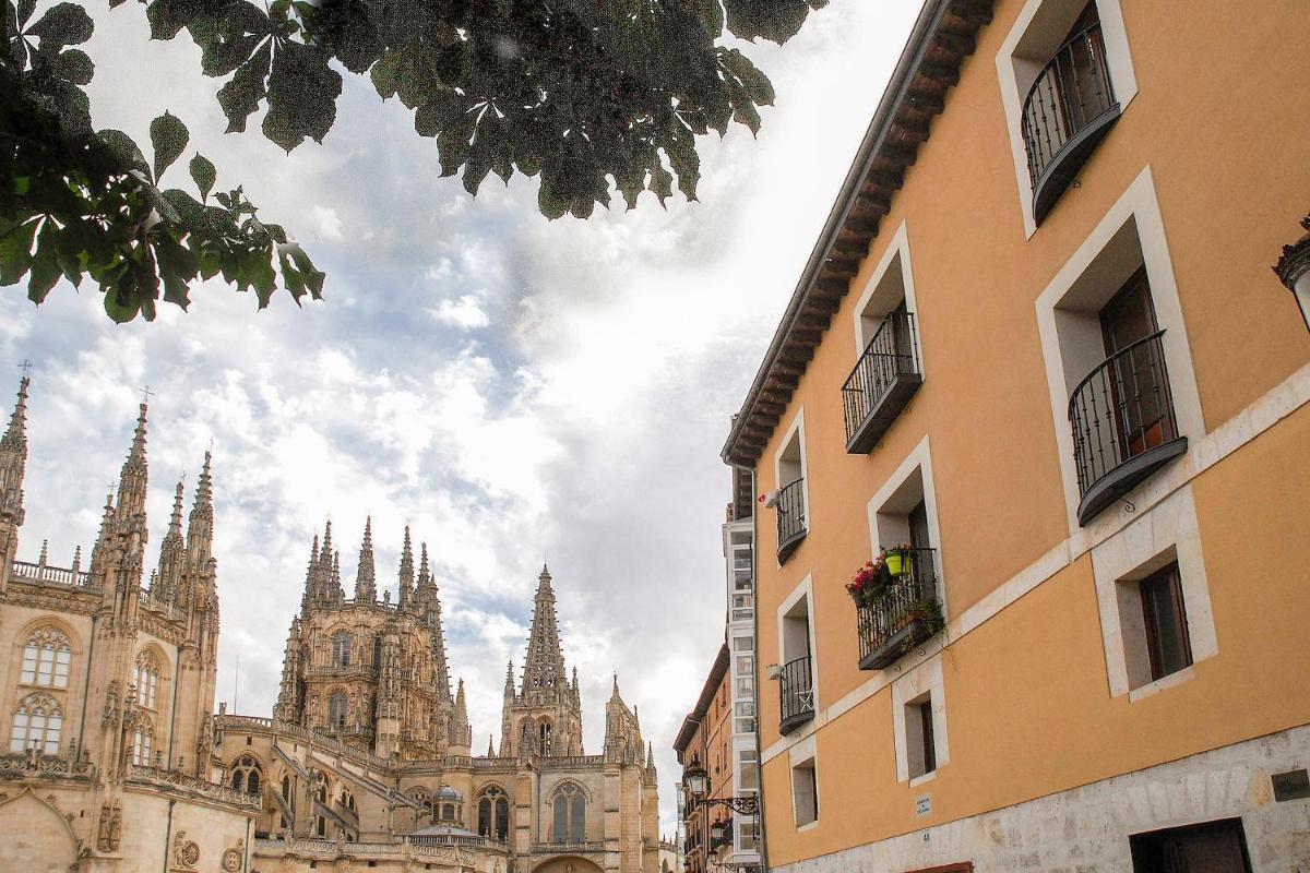 La Catedral VUT - Apt para 4 con Wifi en el centro de Burgos - Housity