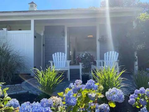 Allen Harbor Rentals - Housity