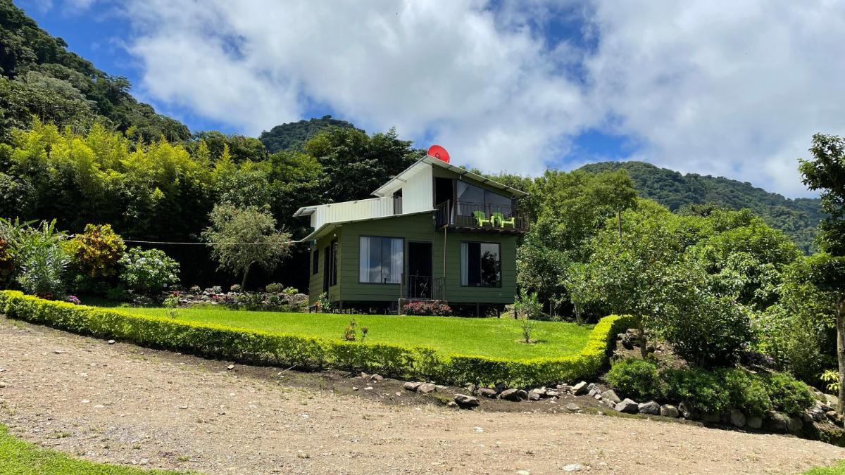 Villa Golondrina Cabaña rodeada de Naturaleza - Housity
