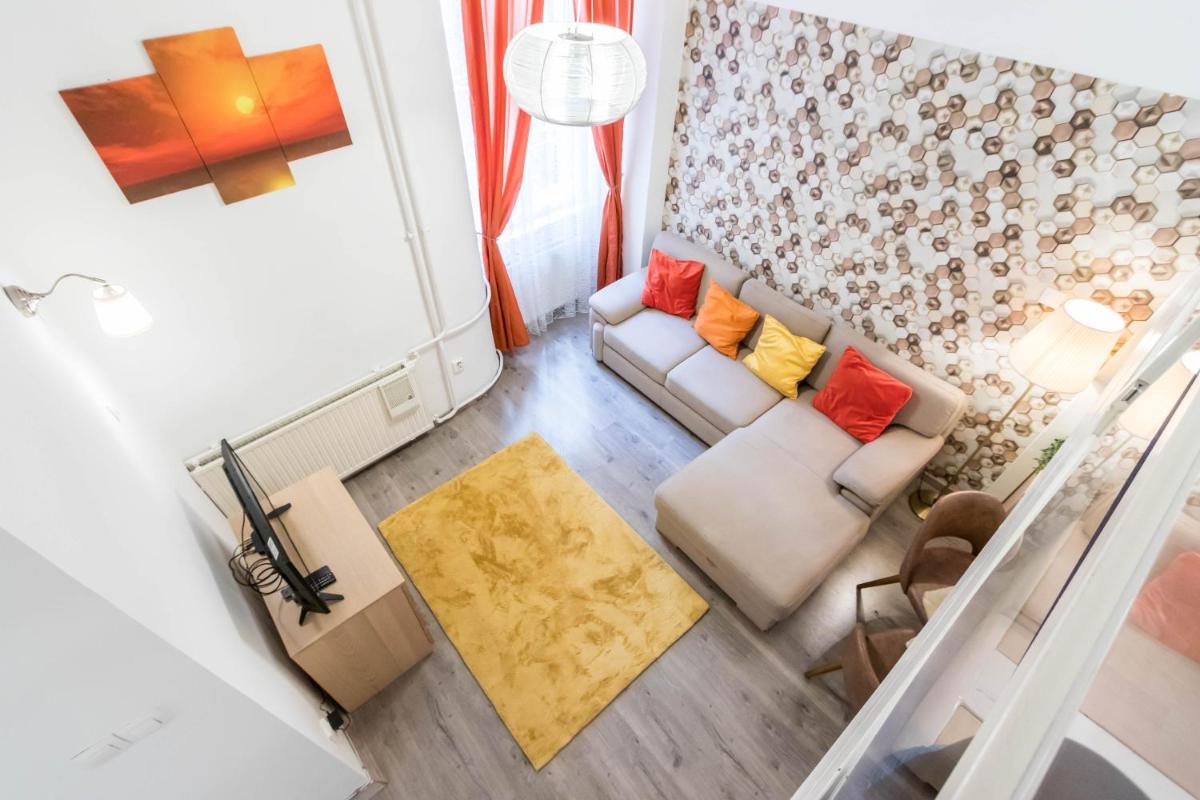 Leda's Apartment Next to the Danube and Fashion Street - Housity