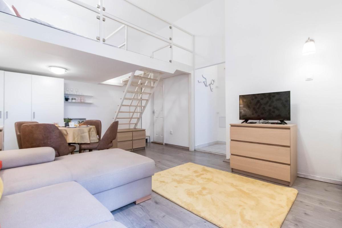 Leda's Apartment Next to the Danube and Fashion Street - Housity