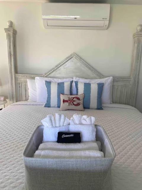 Allen Harbor Rentals - Housity