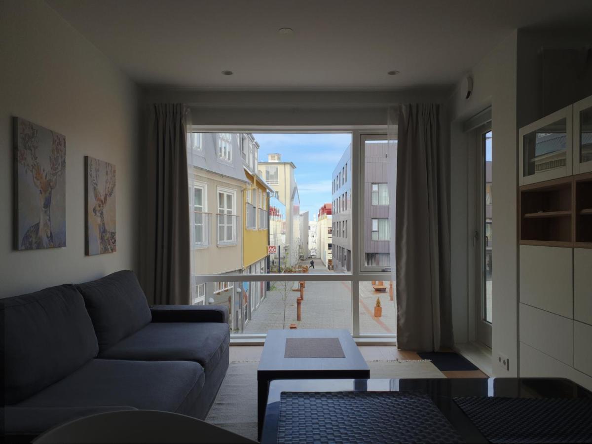 Alfred's Premium Klapparstigur - Housity