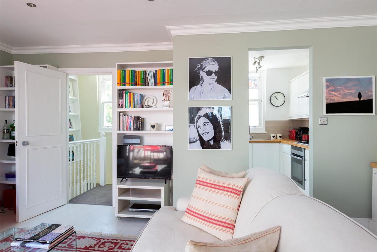 Lovely two bedroom flat with patio in Notting Hill - Housity