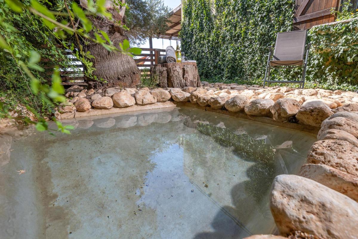Country-Style House by Nature and Water - Housity
