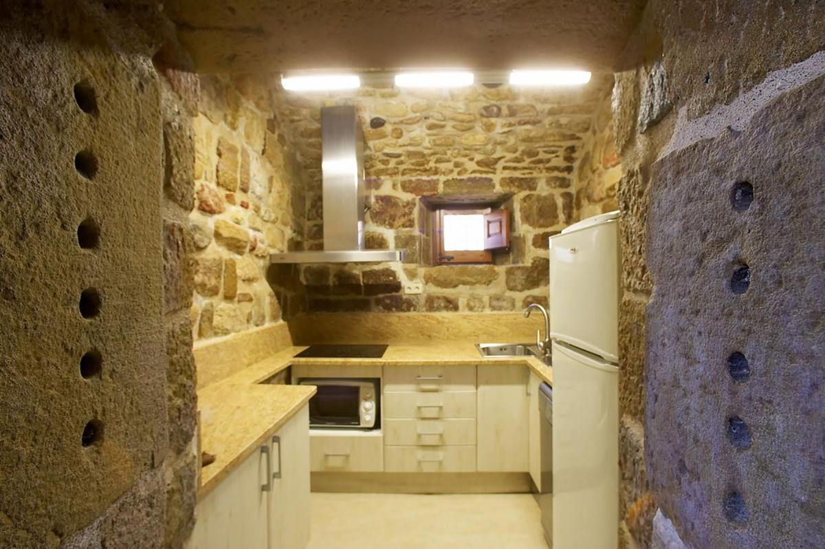 Castell d'Ogern - Housity
