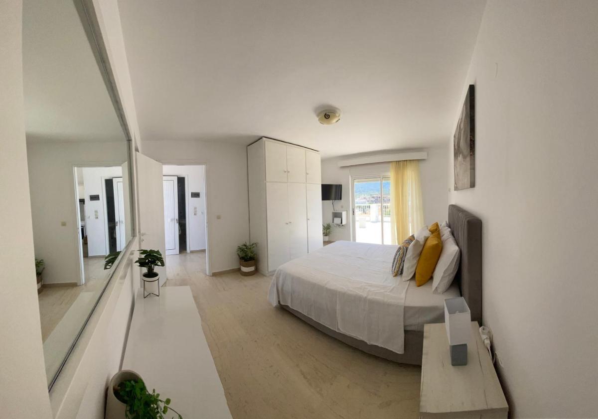 Noufaro rooftop-sea view apartment - Housity