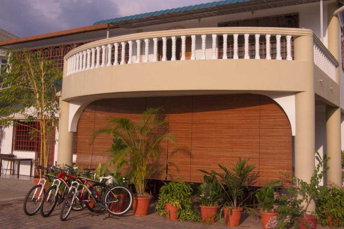 Bike and Tours Bed and Breakfast - Housity