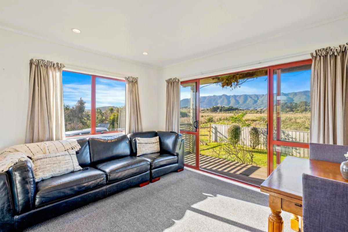 Cottage on Rutherford - Waikanae Holiday Home - Housity