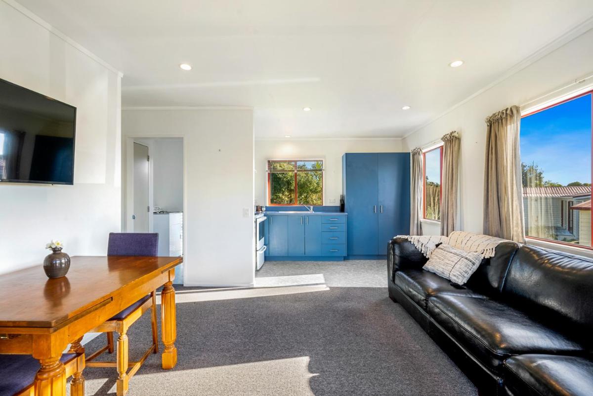 Cottage on Rutherford - Waikanae Holiday Home - Housity