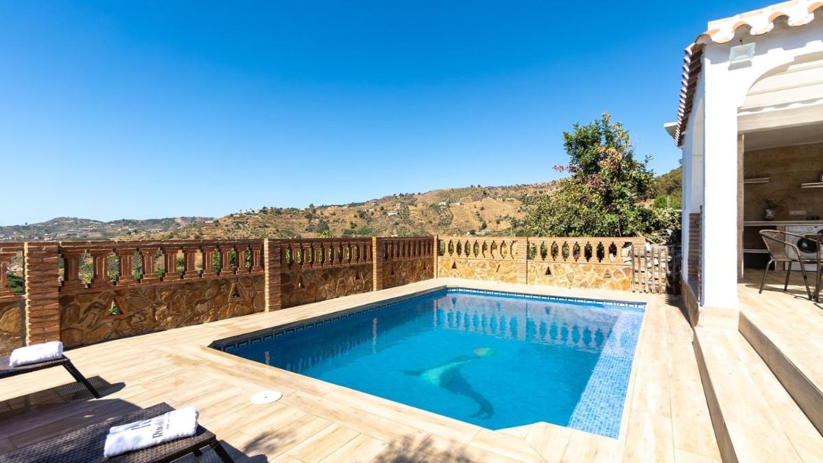 Piedra Blanca Frigiliana by Ruralidays - Housity