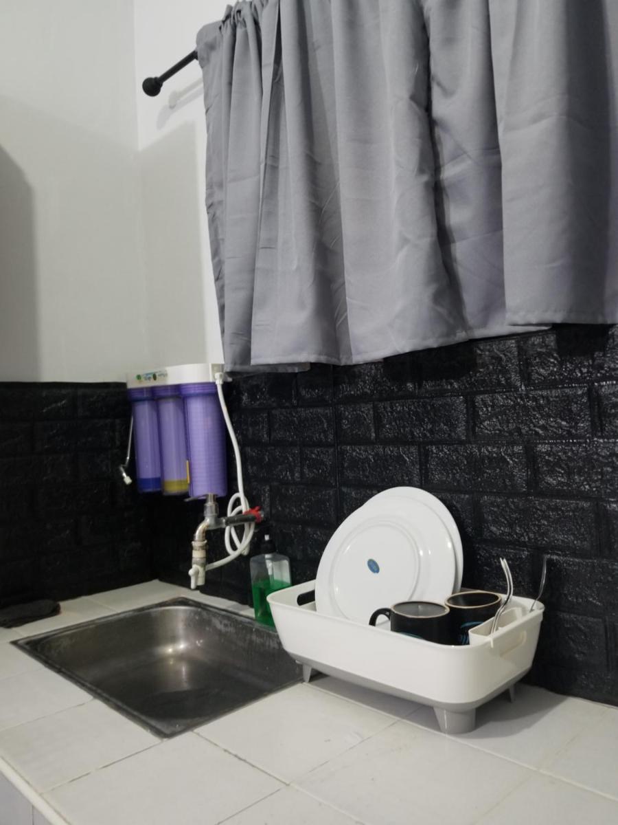 Casita Mia - Guest House for 9pax with WIFI, NETFLIX, YOUTUBE, KARAOKE, CAN COOK and BBQ - Housity