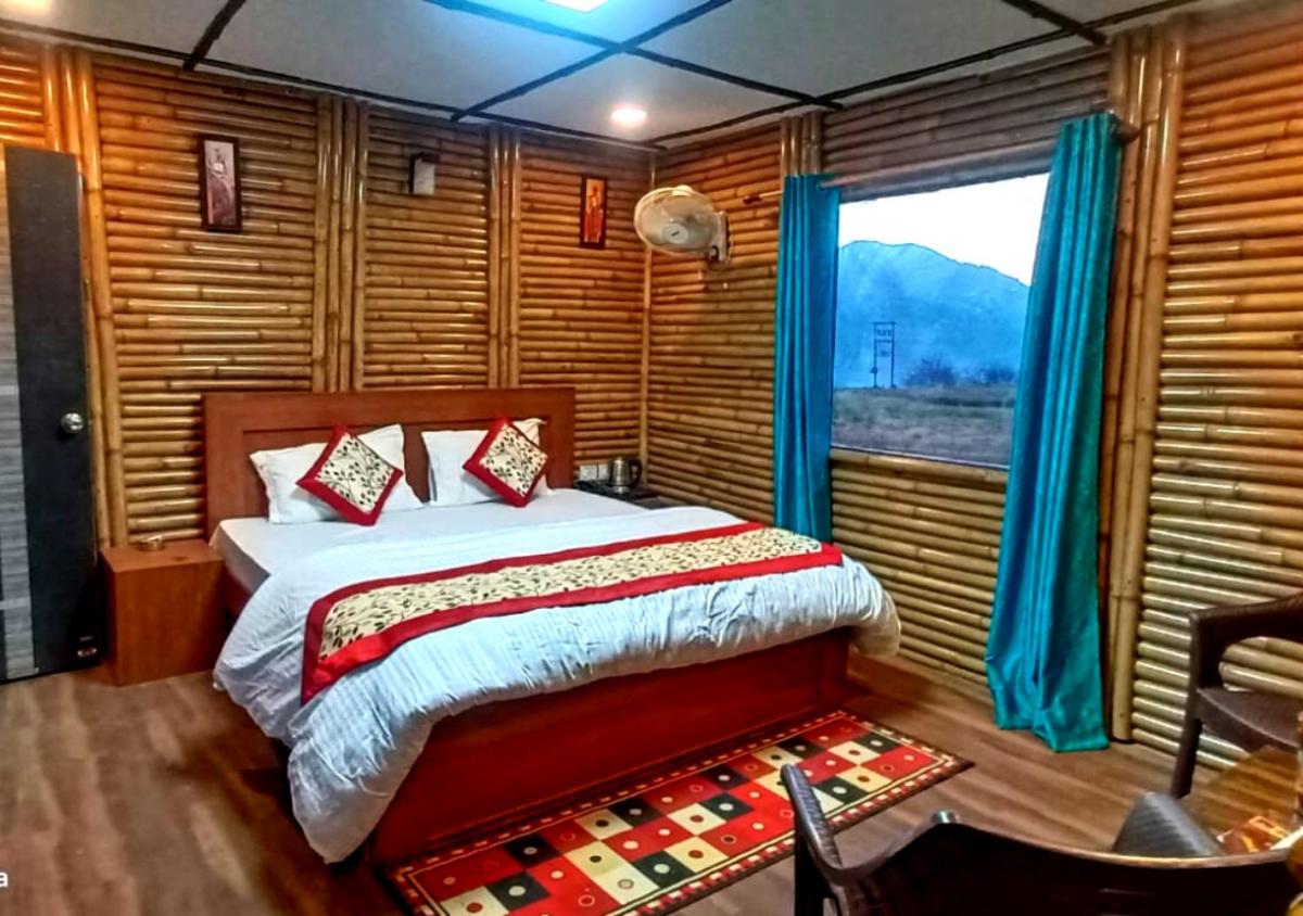 Bamboo Junction Resort - Kanatal, Valley & Mountain View - Housity