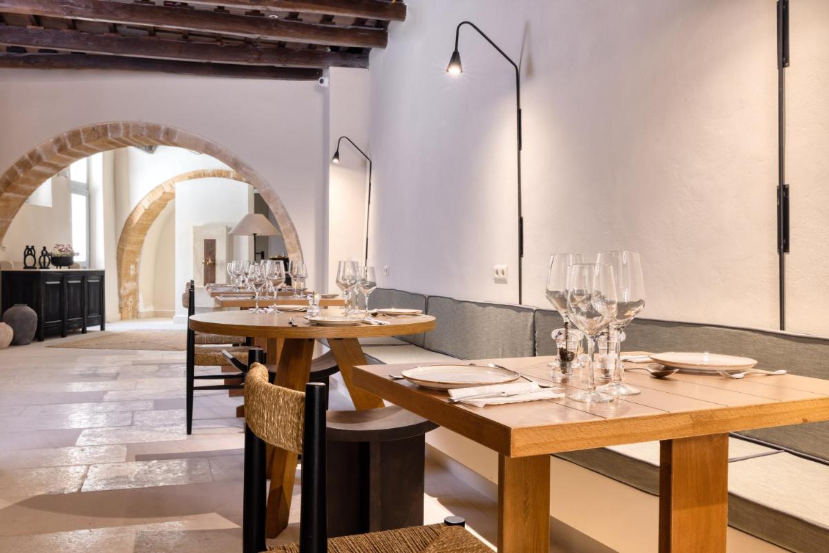AZADE Chania - Housity