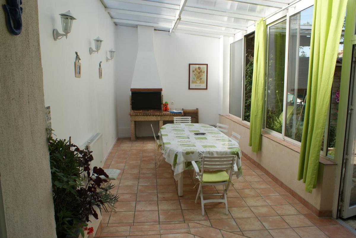 Suitetrails - Spacieuse maison de village climatisée avec jardin patio