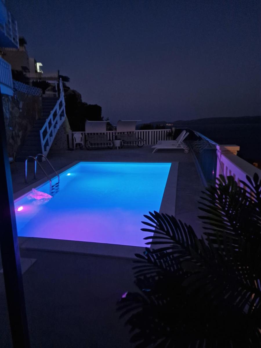 Luxury Panorama villa, for 21 person in Omis - Housity