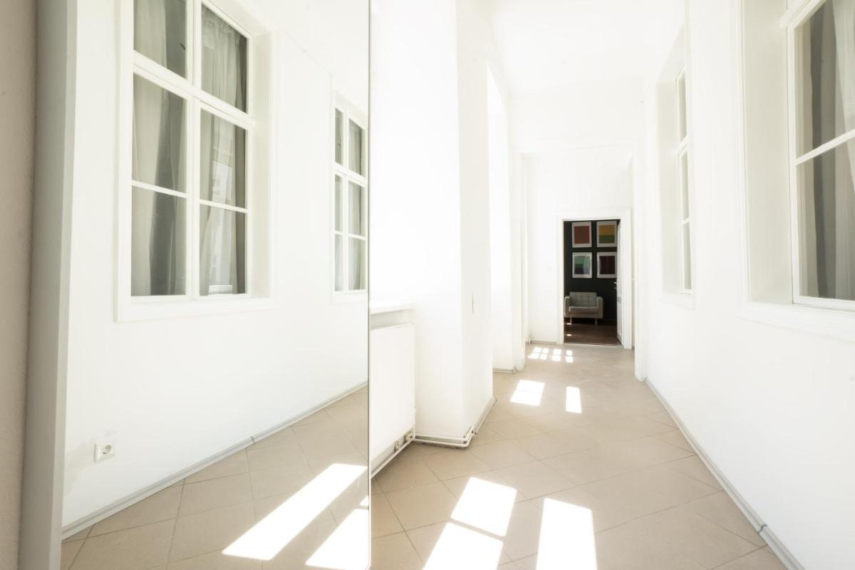 Suitetrails - Lovely 2-bedroom apartment next to Praterstern