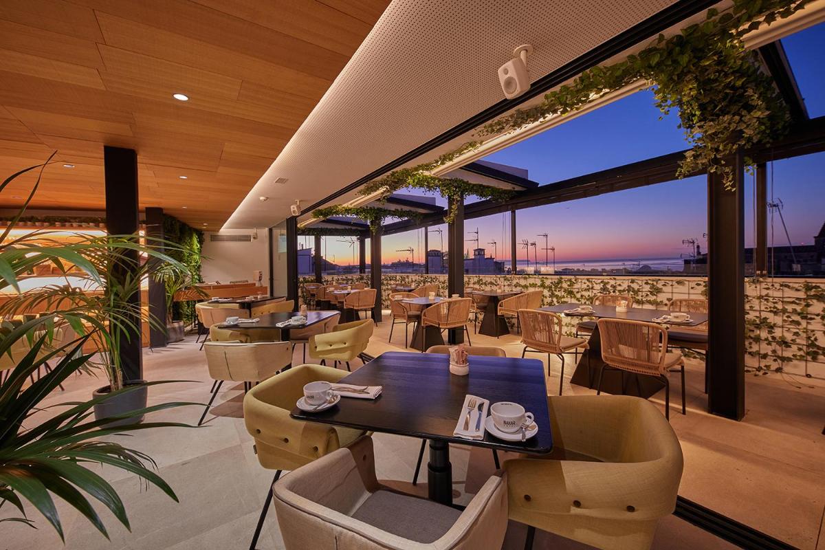 Zona de estar de Nakar Hotel