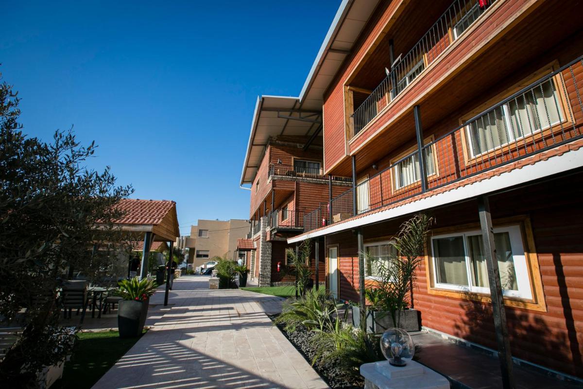 Carmel Cabins - Housity