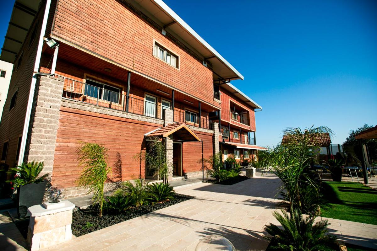 Carmel Cabins - Housity