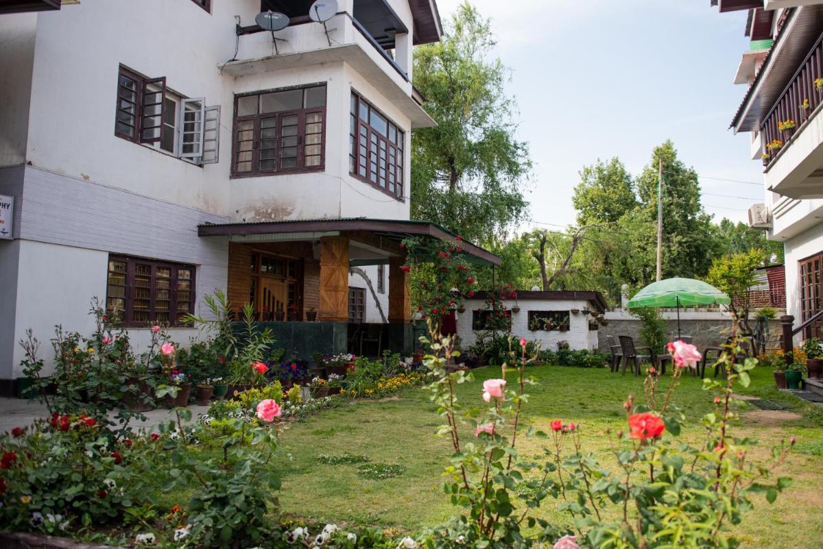 SETHI's HOMESTAY - Housity