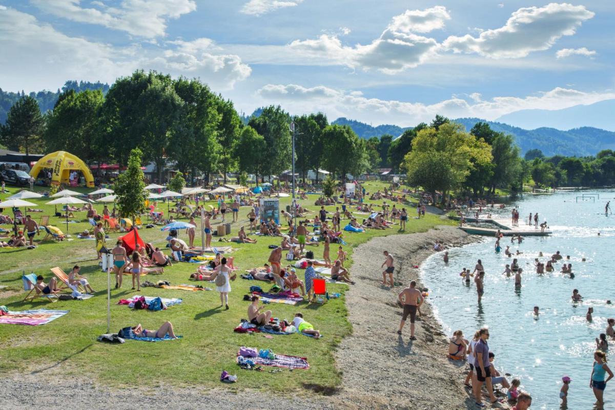 Hiška Štefi Velenjsko jezero - Housity