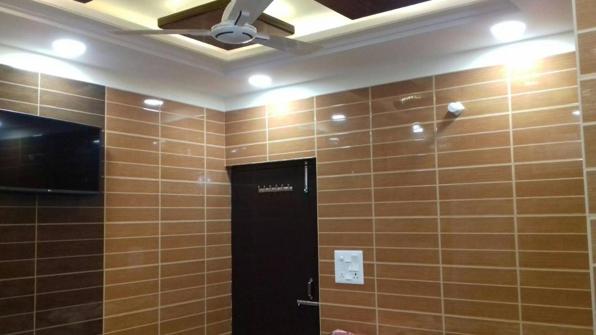 Posh, Nice Foreigner Area Lajpat Ngar Luxury Room - Housity