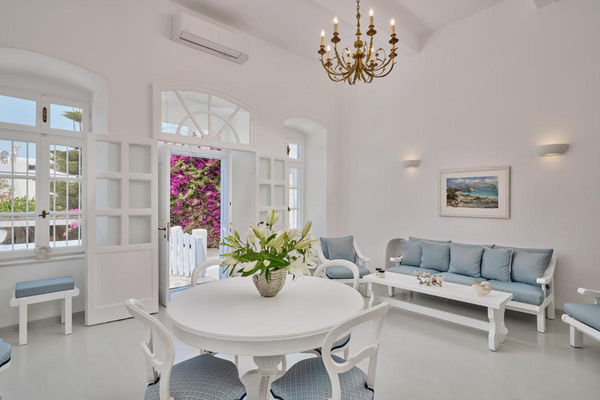 Alice's Noble House - Housity
