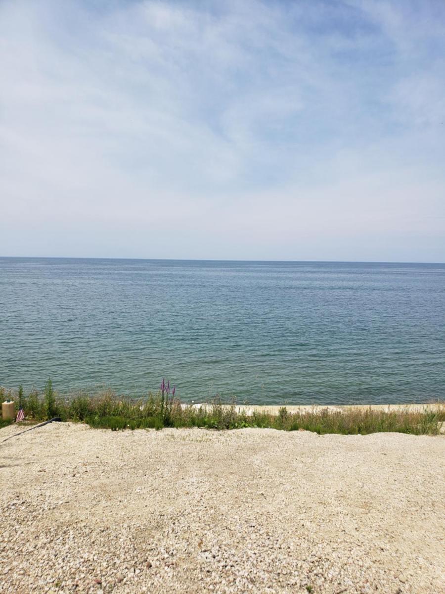 Lake View Cottage on Lake Erie - Housity