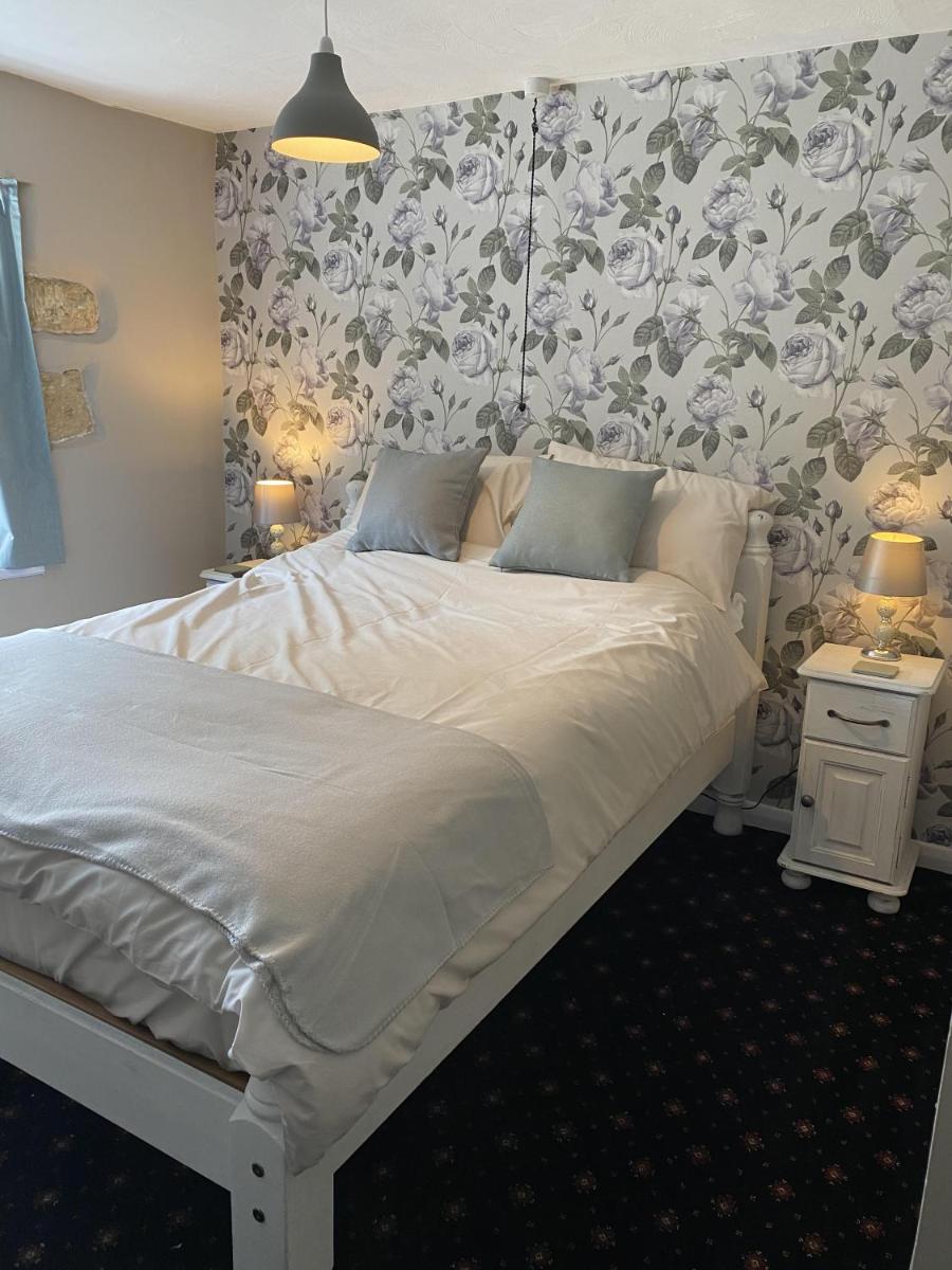 The Black Horse Inn - Housity